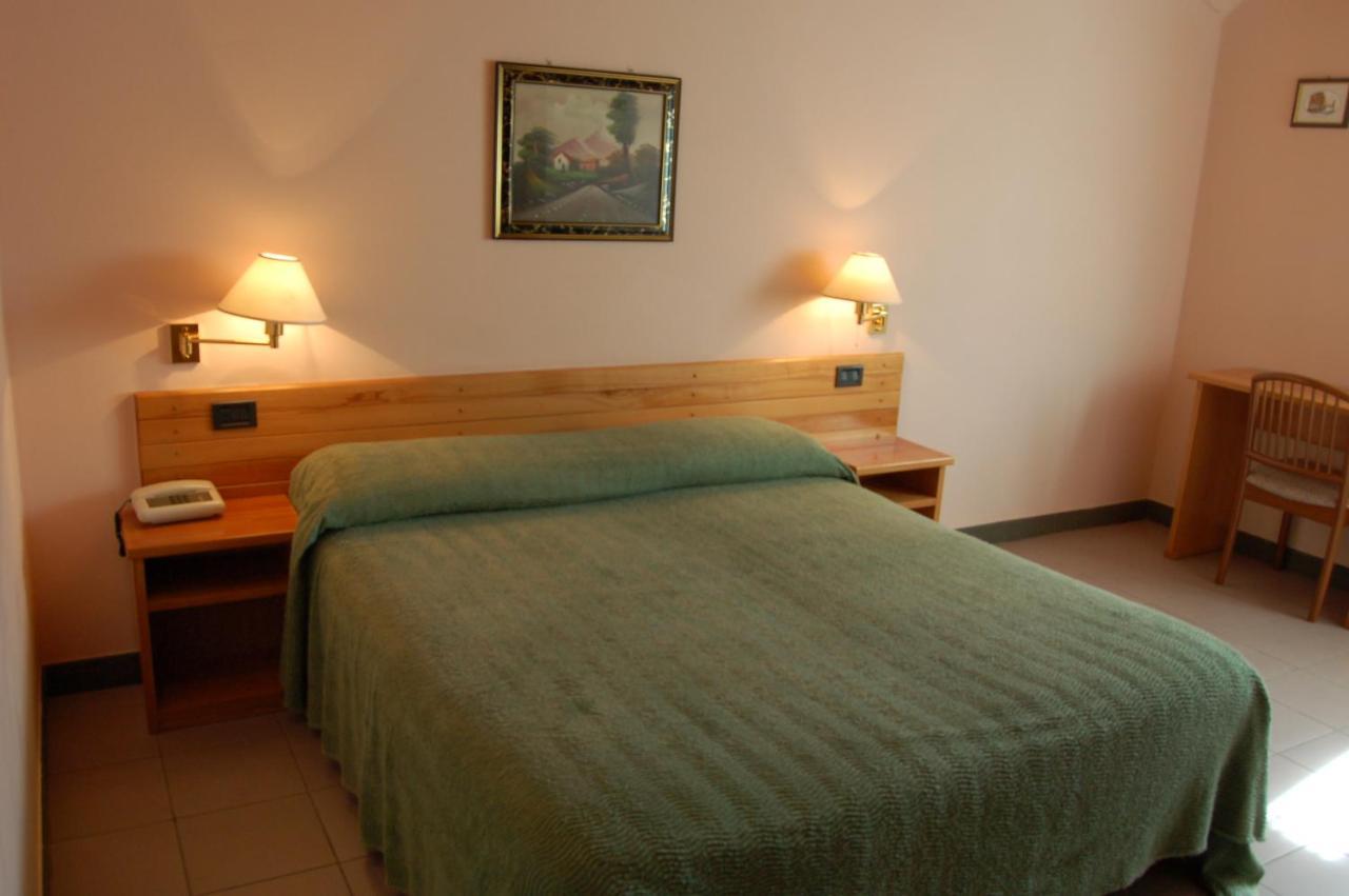 Hotel Lo Sciatore Cotronei Buitenkant foto